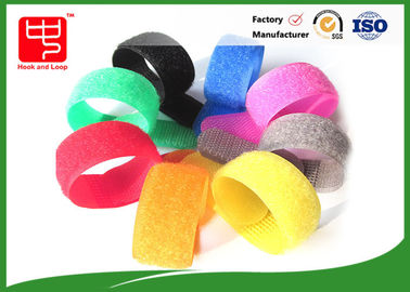 Kendinden tutumlu kanca ve halka kablo sargısı, yüksek sıcaklık kablo bağları 25mm Genişlik Polyester